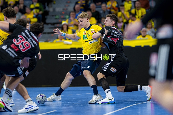 Szene mit Christoph Steinert (44; HC Erlangen) und weiteren Spielern