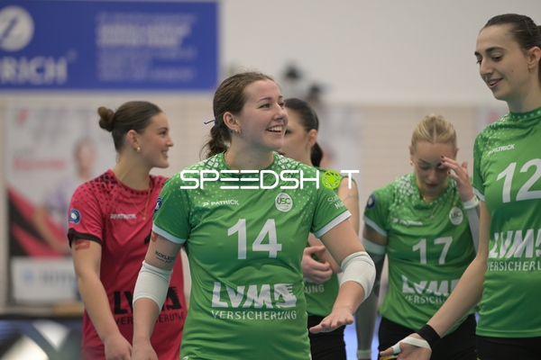 Spielerinnen von USC Münster im Gespräch