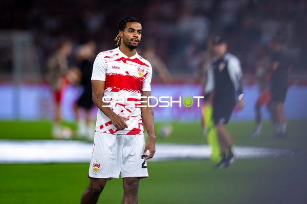 Lorenz Assignon (22; VfB Stuttgart) auf dem Feld