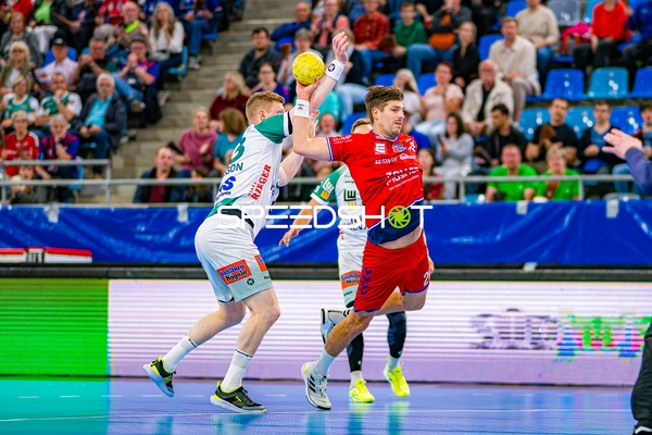 Wurfversuch Paco Barthe (20;SG BBM Bietigheim) gegen 3; Frisch Auf Göppingen