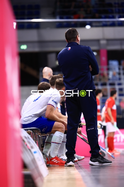 Trainer von Tschechien am Spielfeldrand