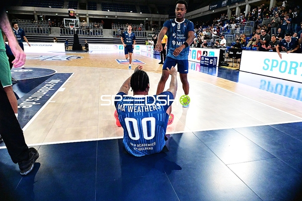 DJ Horne (0; MLP) hilft Teamkollegen