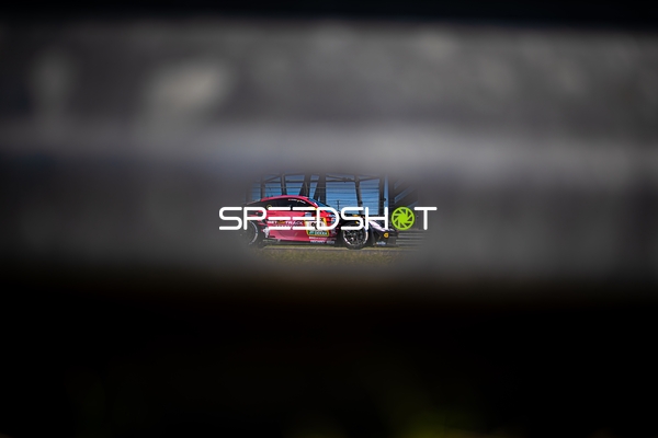 Fahrzeug in der Boxengasse