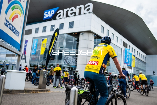Handball-Halle im Weitwinkel