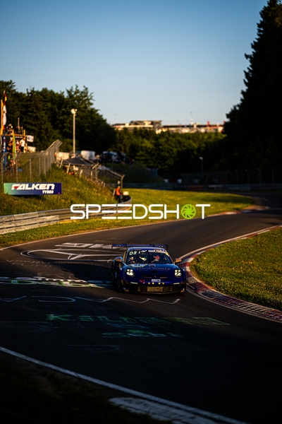 Rennfahrzeug auf der Rennstrecke