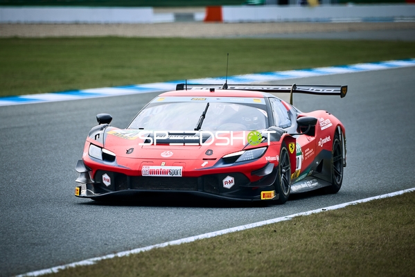 Rennfahrzeug auf der Rennstrecke