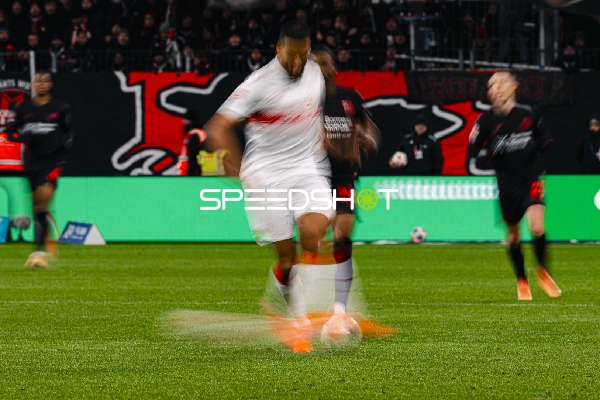 Zweikampf um den Ball