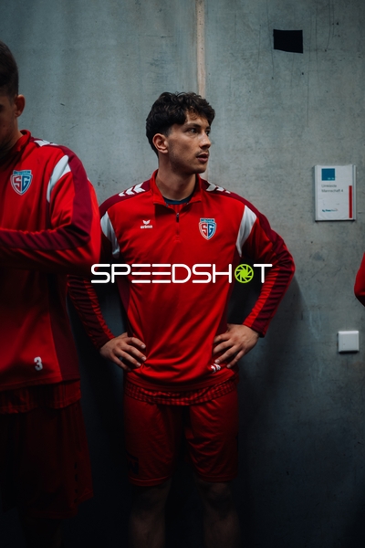 Fynn Nicolaus (14; SG BBM Bietigheim) in der Kabine