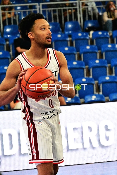 Darius McGhee (0; JL Bourg Basket) auf dem Court