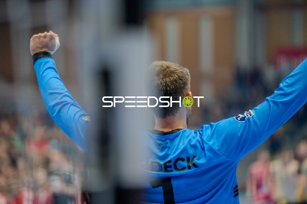 Christopher Rudeck (1; Bergischer HC) in Aktion