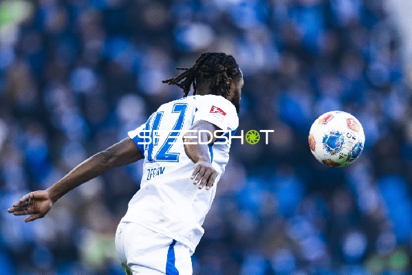 Spieler Deyovaisio Zeefuik (42; Hertha BSC) mit Ball