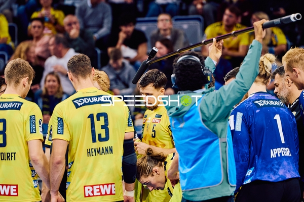 Team-Besprechung während einer Auszeit