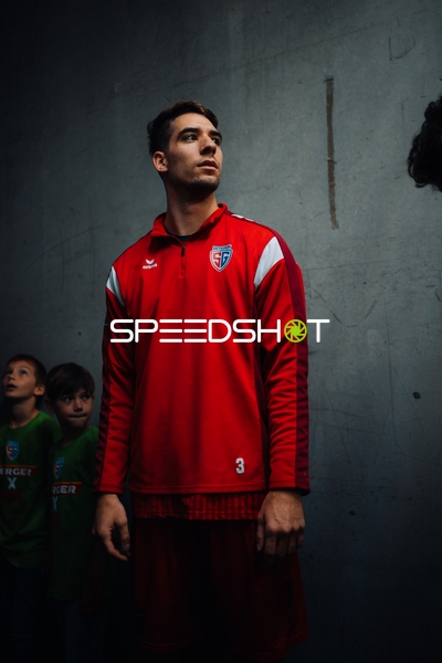 Nikola Vlahovic (3; SG BBM Bietigheim) bereit