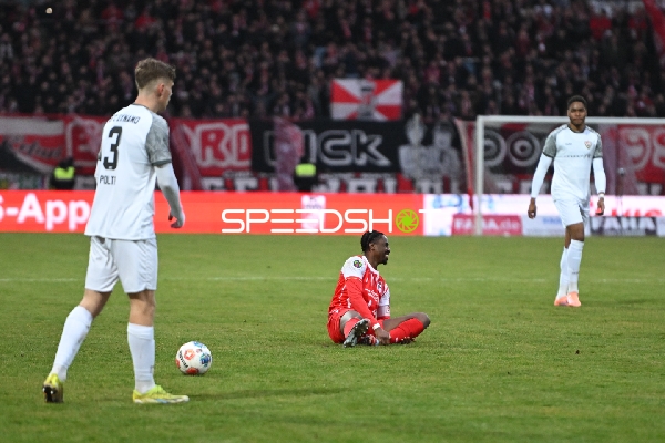 Verletzter Spieler auf dem Feld