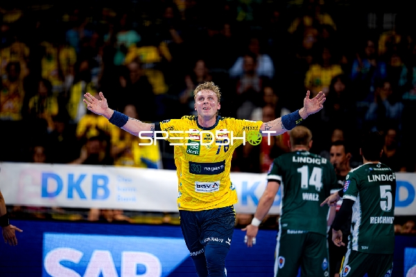 Edwin Aspenbäck (78; Rhein Neckar Löwen) jubelt nach Tor