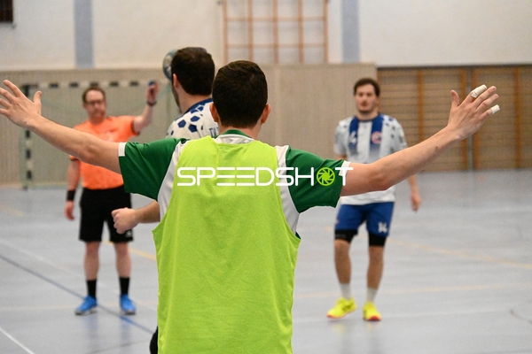 Abwehraktion im Handballspiel