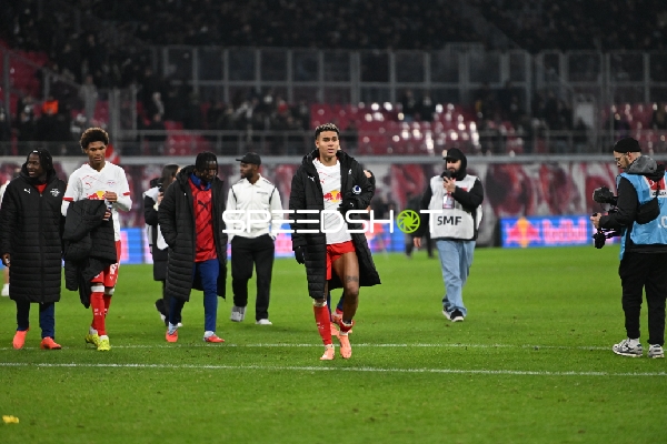 Spieler verlassen Spielfeld