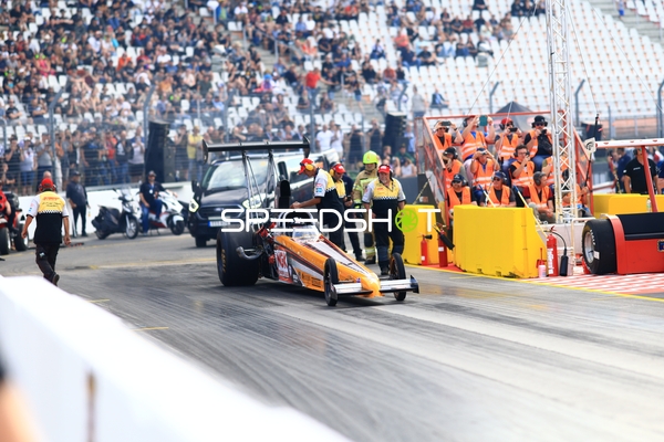 Rennfahrzeug auf der Startlinie