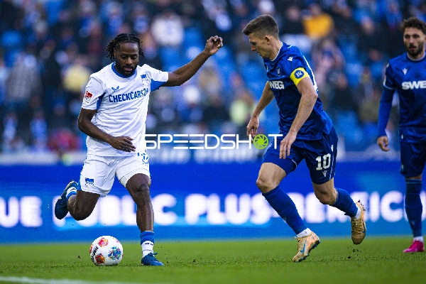 Zweikampf um den Ball