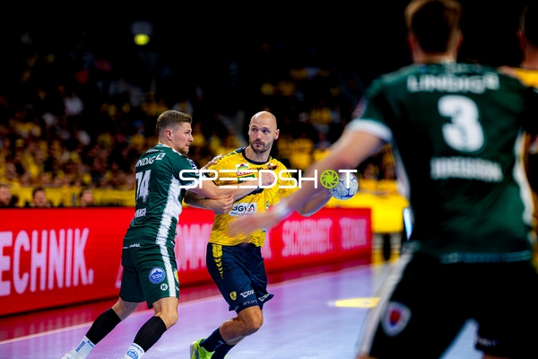 Lukas Sandell (11; Rhein Neckar Löwen) wirft aufs Tor