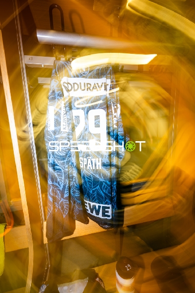 Trikot von Spieler hängt