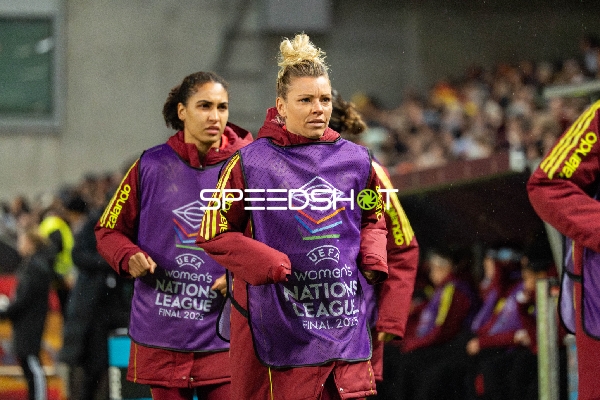 Spielerinnen beim Aufwärmen