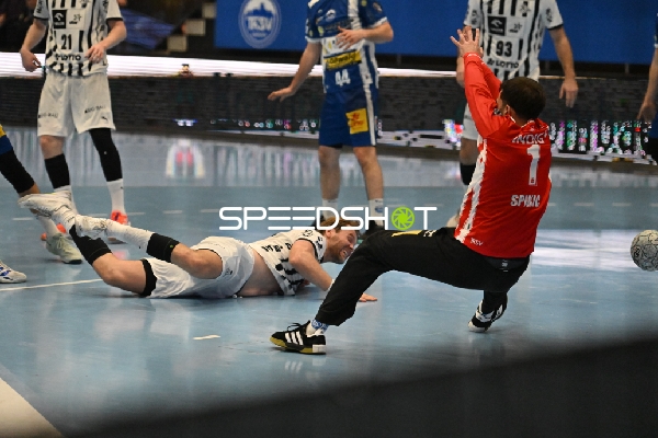 Parade von Matija Spikic (1; ThSV Eisenach)