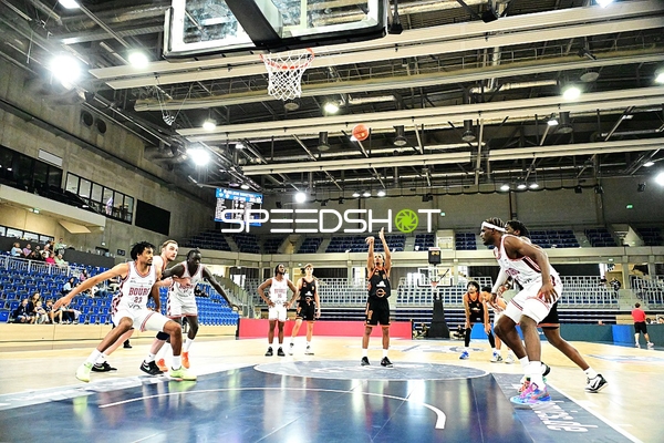 Wurfversuch und Verteidigung