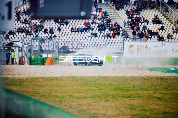 Drift im Kiesbett bei Rennaktion