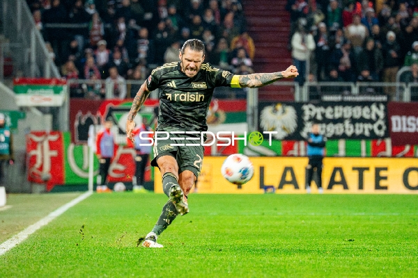 Schuss von Christopher Trimmel (28; 1. FC Union Berlin)