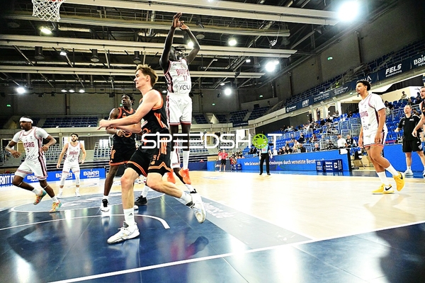 Wurfversuch und Verteidigung