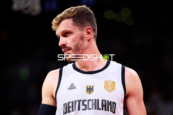 Andreas Obst (42; Deutschland) auf dem Court