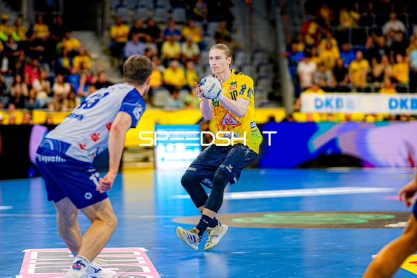 Ball fangen Juri Knorr (10;Rhein Neckar Löwen)