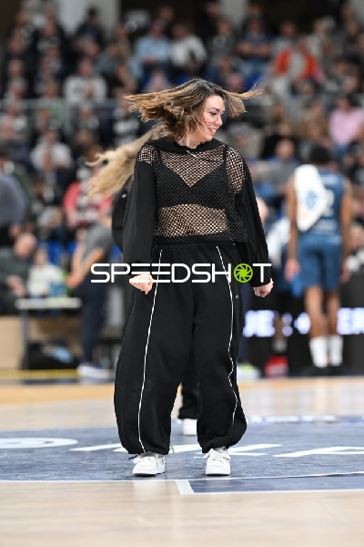 Basketball-Szene mit Performance