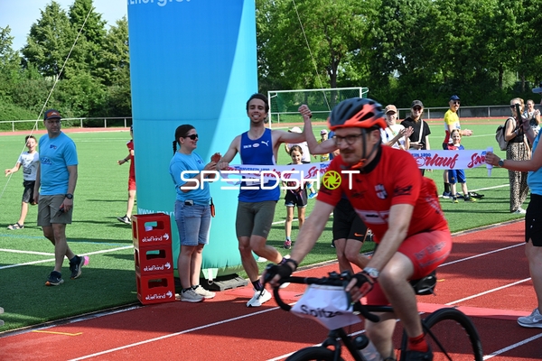 TVE Sommerlauf Edingen Zieleinlauf