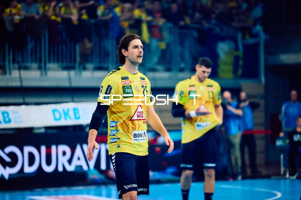 Spieler auf dem Spielfeld während des Spiels