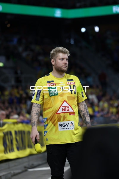 Spieler bereitet sich auf das Spiel vor