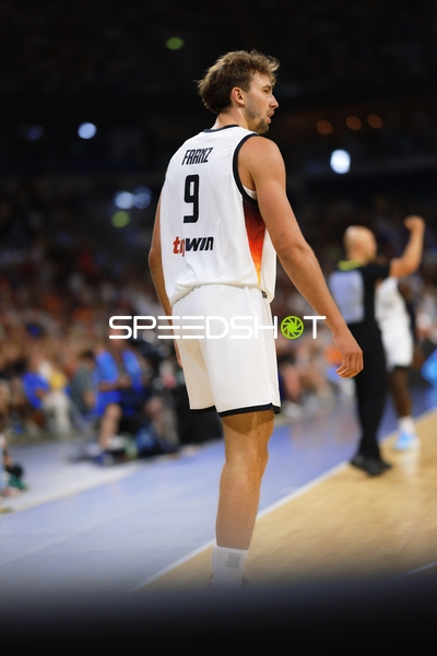 Franz Wagner (9; Deutschland) in Position