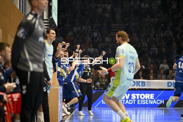 Jubel an der Seitenlinie von ThSV Eisenach