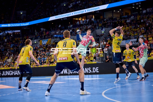 Verteidigung vor Tor