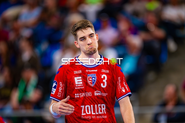 Enttäuschte Geste Nikola Vlahovic (3;SG BBM Bietigheim)