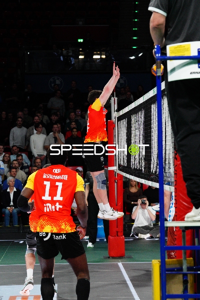 Spielszene mit John Obi (11; BADEN VOLLEYS SSC Karlsruhe)