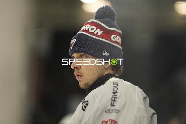 Loic Galley (1; Fribourg-Gotteron) fokussiert