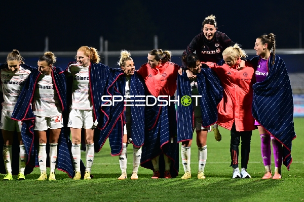 Spielerinnen zeigen Teamgeist