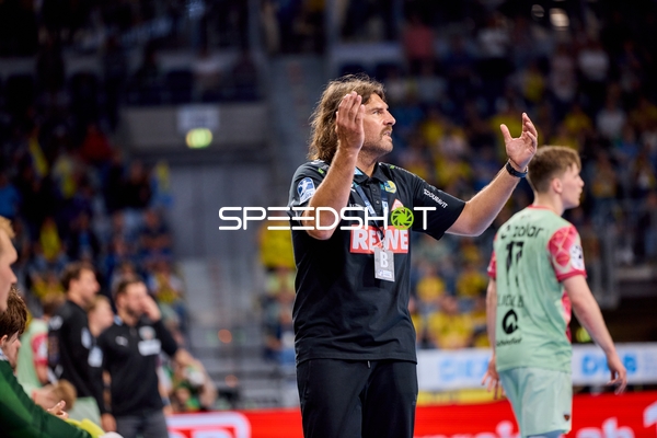 Trainer an der Seitenlinie