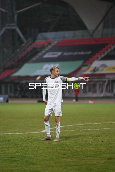 Spieler gibt Anweisung