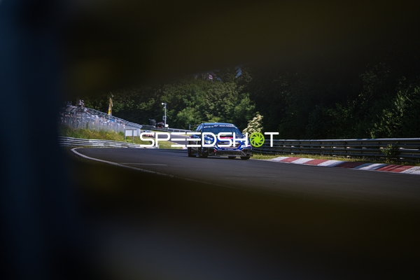Rennfahrzeug auf der Nordschleife
