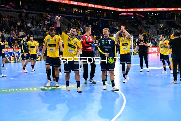 Jubel von Mathias Larson (4; Rhein Neckar Löwen) und Patrick Groetzki (24; Rhein Neckar Löwen)