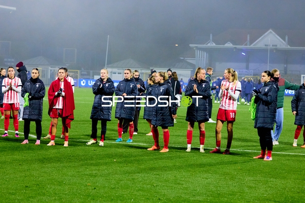 Spieler applaudieren gemeinsam