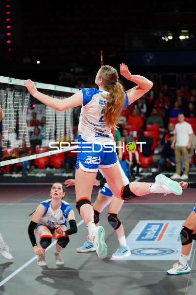 Spielszene mit Meghan Barthel (12; ESA Grimma Volleys)